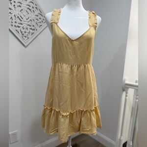 Blu Pepper Soft Yellow Apparel